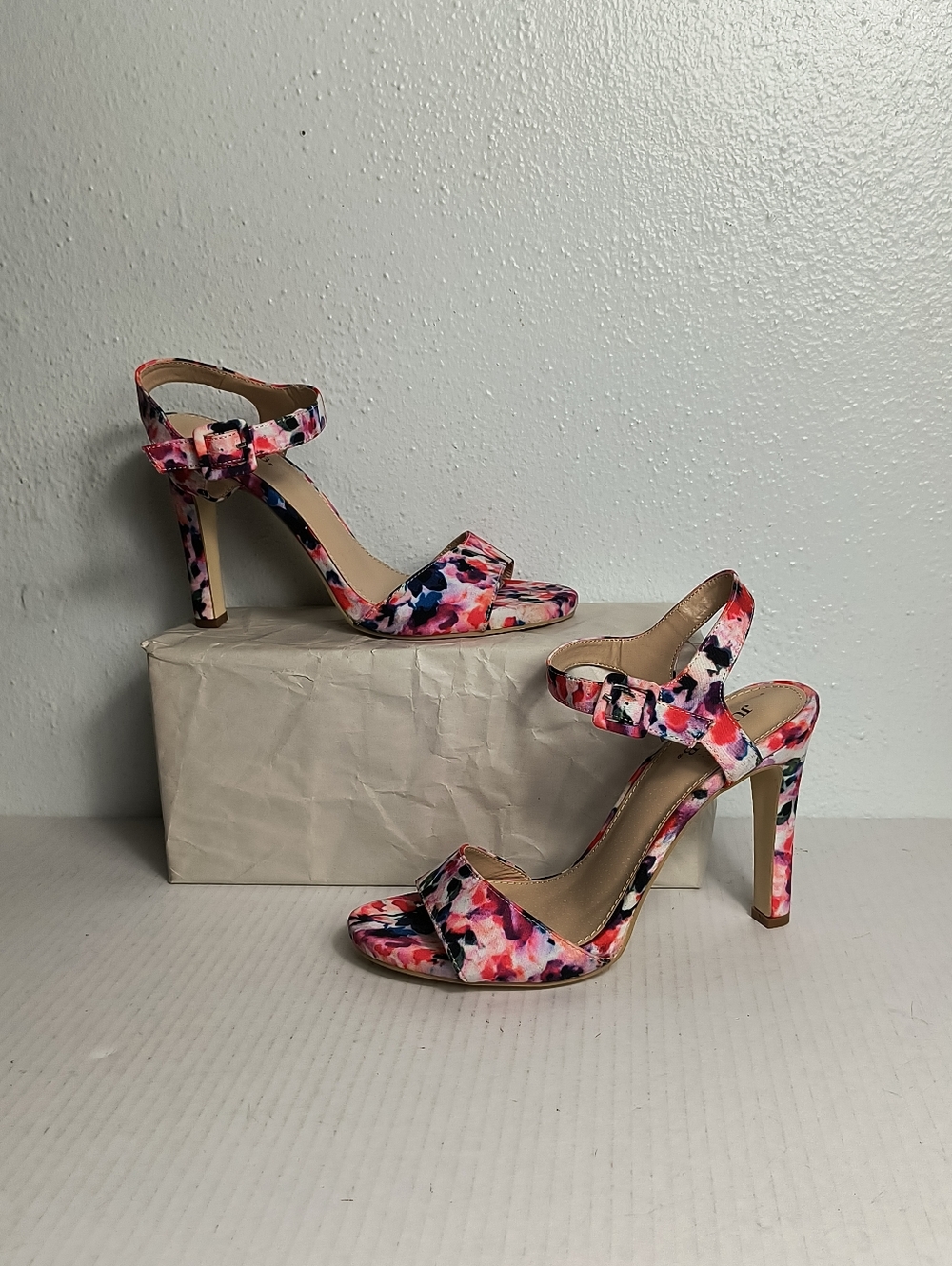 JustFab Level Up Size 9 Floral Heeled Sandals Shoes